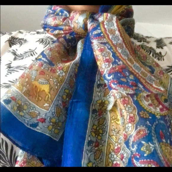 Sale 🌟Handprinted silk scarves bundle of 3🌟 - Picture 3 of 3